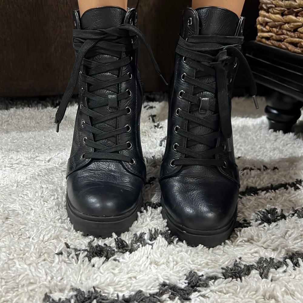 Steve Madden Laurie lace up heel booties 8